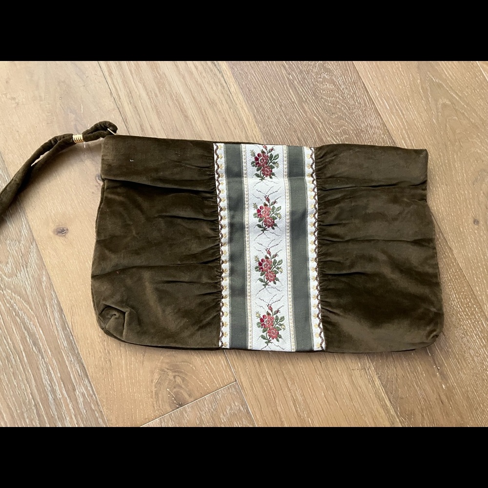 Vintage style purse